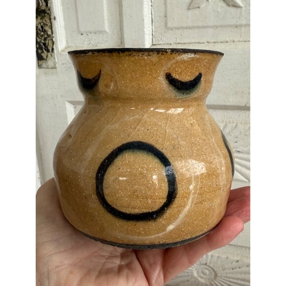 Vintage 1940s Stoneware Salt Glaze Art Pottery Vase Beige 4.5" Signed - Picture 2 of 9
